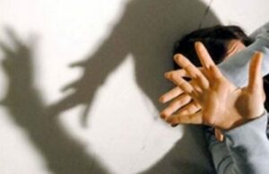 E mitura nga Istogu denoncon dhunim nga dy 16-vjeçarë – dyshohet se u mor me forcë pranë shkollës