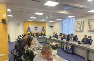 Paralajmëron Kurti: Sot do të marrim një vendim të rëndësishëm për krerët e UÇK-së