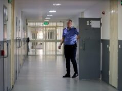 U vetëdorëzua dhe ia tregoi Policisë armën – 30 ditë paraburgim për Armend Hysenin pas përplasjes me armë në Mitrovicë
