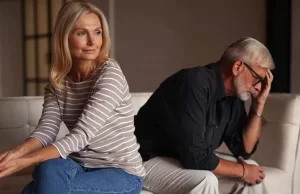 Pse gjithnjë e më shumë gra në moshë të mesme po vendosin të divorcohen?