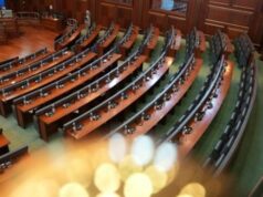 Përditësimet e fundit nga KQZ: Garë e ngushtë për mandate, kush hyn në Kuvend e kush mund të mbetet jashtë