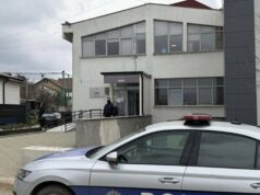 Policia zbarkon në ARBK, punëtorët nuk po lejohet të lëvizin