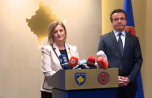 Kurti dhe Rushiti gënjyen publikisht, Ambasada Britanike mohon se ka përkrahur kandidaten e VV-së