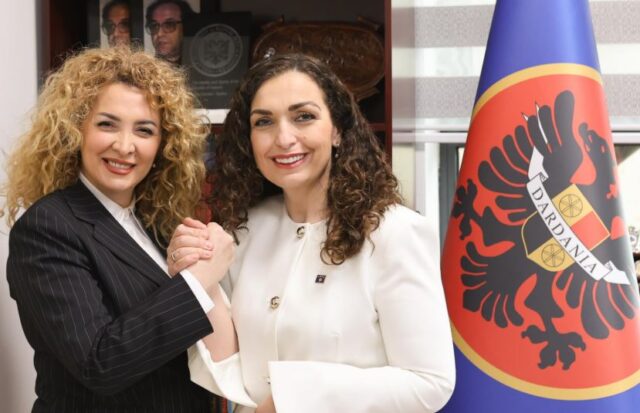 Albena-Reshitaj-dhe-Vjosa-Osmani