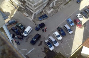 Punëtori bie nga kati i dytë në Fushë Kosovë, arrestohen dy zyrtarë të kompanisë ndërtuese