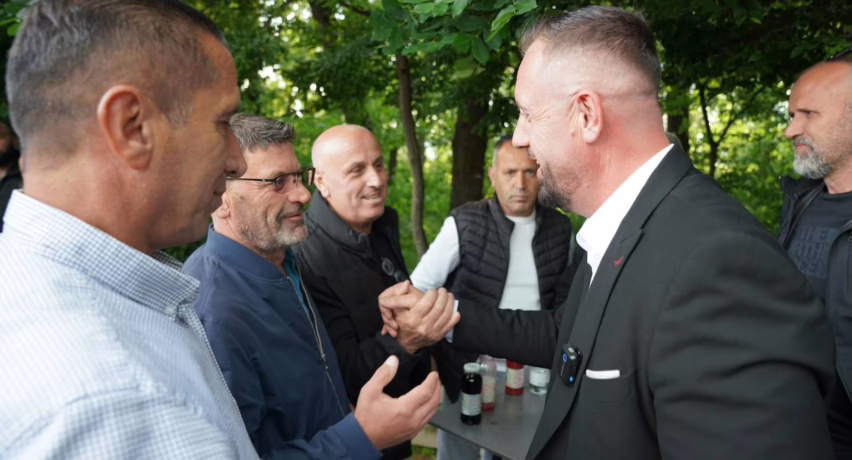 “Bashkë, me besim dhe përkushtim, do ta ndryshojmë vendin”, Arben Gega vazhdon takimet me qytetarë