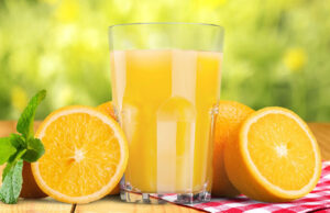 Lëngu apo fruti i plotë? Çfarë rekomandojnë ekspertët për konsumimin e përditshëm të frutave