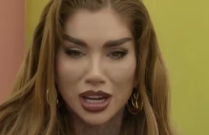 Bia Khalifa publikon videon e ‘sherrit’ me gjyshen: Më kërkohen para, nuk do gjej kurrë paqe