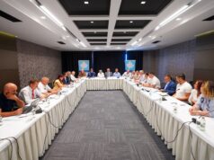 Kryetarët e komunave paralajmërojnë protestë para Qeverisë Kurti në shtator
