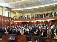 PDK, LDK dhe AAK kërkojnë seancë sonte për konstituimin e Kuvendit