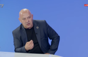 Gjini e quan qeverisjen e Albin Kurtit si “Epoka e Mashtrimit”: Blejnë edhe zall e infuzione prej Serbisë