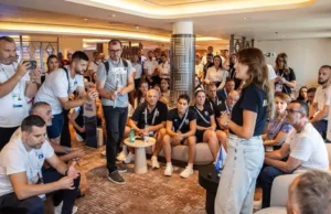 Haxhiu viziton sportistët kosovarë në fshatin mesdhetar: Uroj të kthehemi me medalje