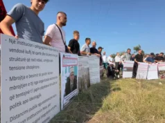 Kisha në Vushtrri, i moshuari: S’jemi kundër vëllezërve katolikë, por kundër bandave që po na përçajnë