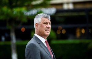 Thaçi do të qëndrojë në paraburgim deri në aktgjykim, Gjykatësi jep urdhër të mos dërgohen më komente për rishikimin e radhës