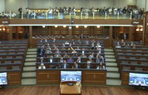 Asnjë ndryshim, Kurti prezanton kabinetin e njëjtë, Kuvendi voton qeverinë e re