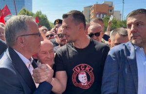 Dënimi i krerëve të UÇK, Hamza nga protesta paralajmëron veprime ligjore ndaj Speciales: Do t’i konkretizojmë sot në Kuvend
