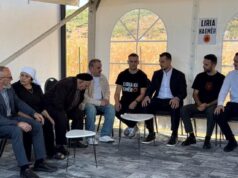 Familjarët e ish-krerëve të UÇK-së vizitojnë familjen e Afrim Bunjakut